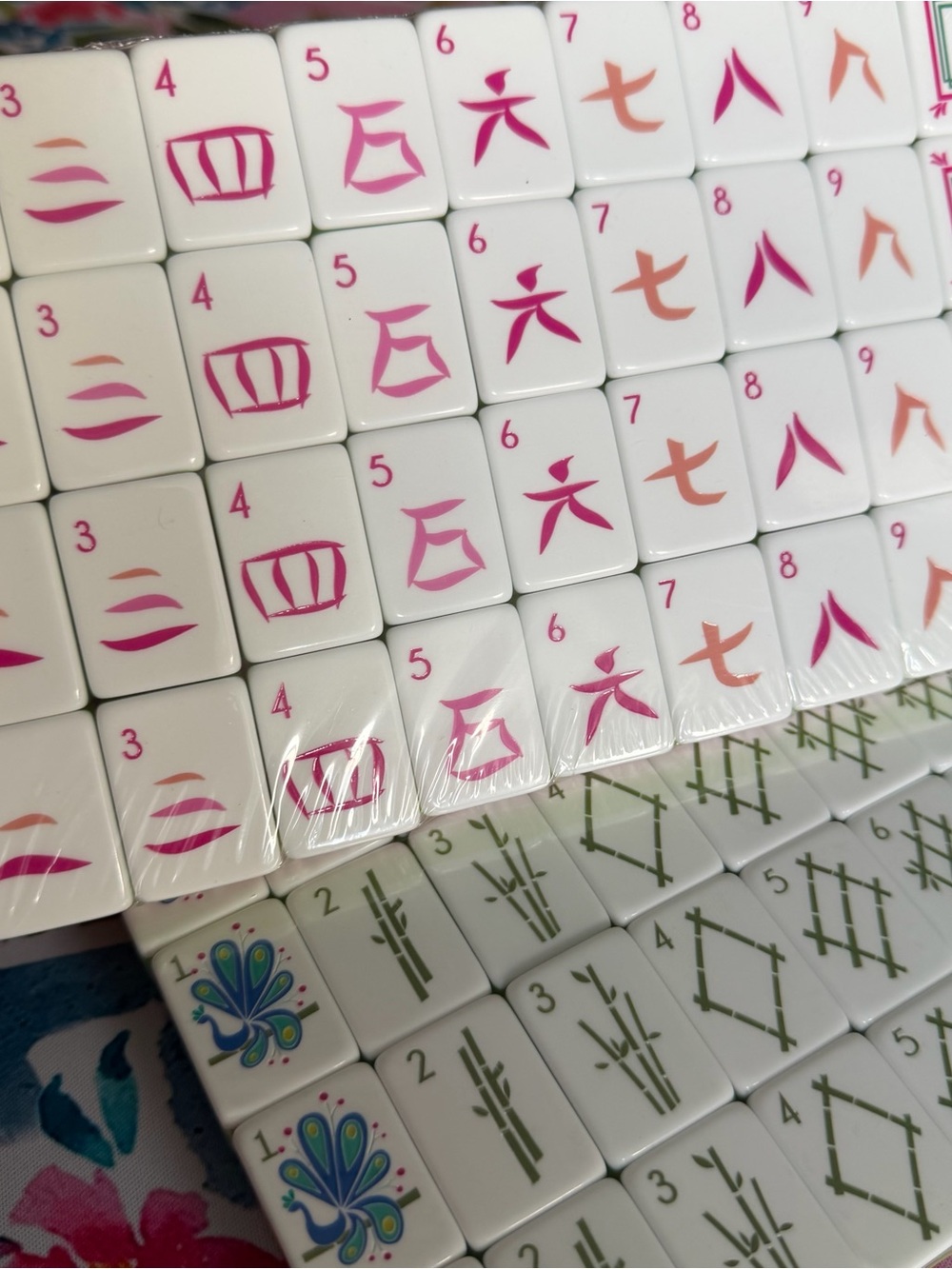 Mahjong Tiles, mat, racks and dice set - NEW - Picture 11 of 14